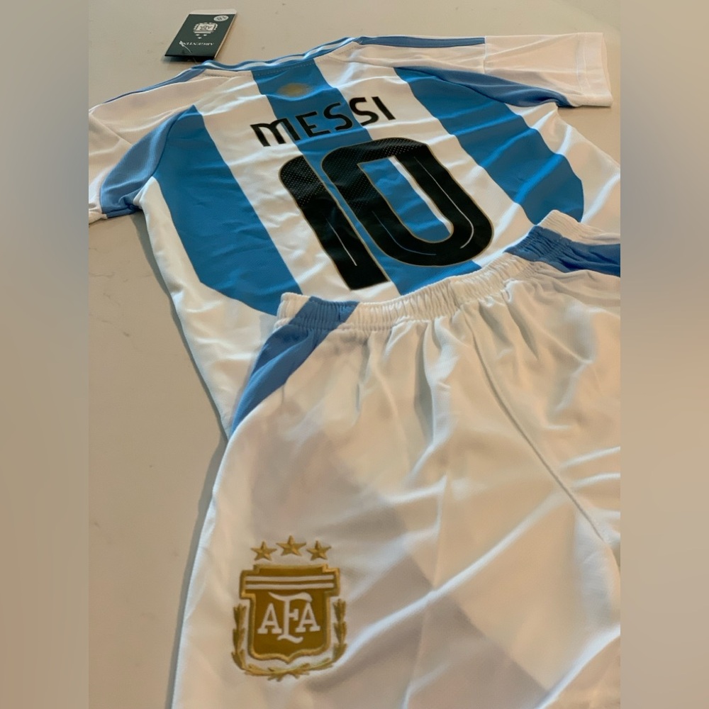 MESSI YOUTH MEDIUM 26 KIDS SOCCER JERSEY KIT ARGENTINA MESSI 2 PIECE SET NWT - Picture 7 of 8